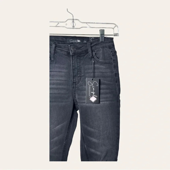 1112. SIMPLY OBSESSED DENIM JEANS BLACK IN COLOR SIZE‎ 1 (JUNIORS) - Picture 4 of 14